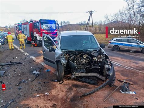 Wypadek Na Skrzy Owaniu W Jab Owie Droga Cz Ciowo Zablokowana