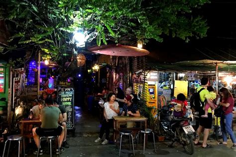 Pai Night Market Walking Street, Thailand - Colours, Smell and Taste ...