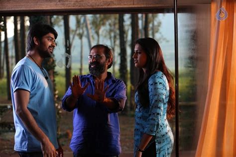 Oka Manasu Movie Stills And Posters Photo 13 Of 48