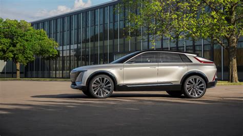 Gm Unveils All Electric Cadillac Lyriq As Its New Technology Spearhead