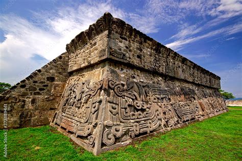 Piramide De La Serpiente Enplumada Piramide De Quetzalc Atl Yacimiento