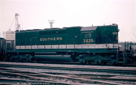 Southern Railway Sd40 2 3235