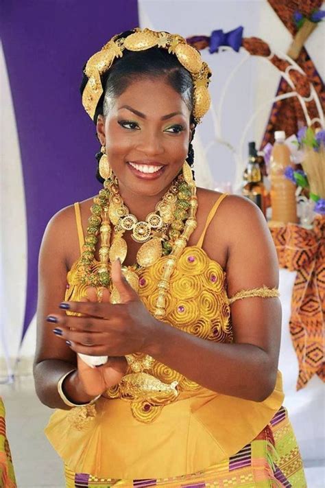 Mariage Traditionnel Akan African Traditional Dresses African Bride