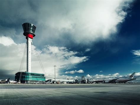 heathrow reports  month loss  psm  global headwinds