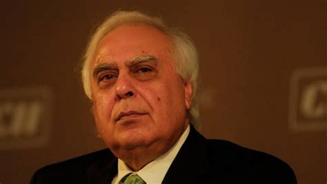 Kapil Sibal Criticises Pm Modis Decision To Phase Out ₹2000 Notes