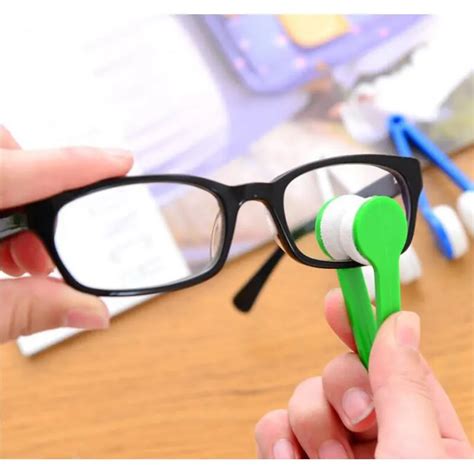 1 4pcs Set Portable Multifunctional Glasses Cleaning Rub Eyeglass Sunglasses Spectacles