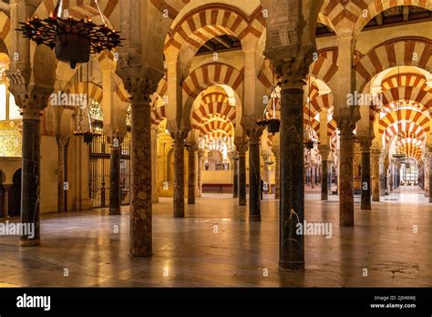 Maurische S Ulen Und B Gen Im Innenraum Der Mezquita Catedral De