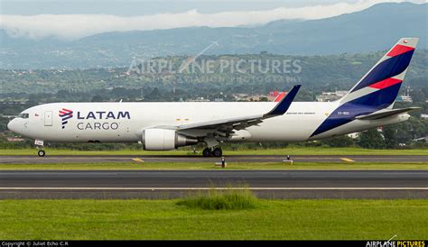 Cc Bdc Lan Airlines Boeing Er At San Jose Juan Santamar A