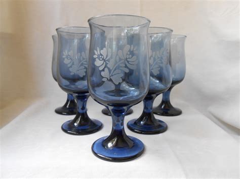 Vintage Pfaltzgraff Yorktowne 6 Blue Etched By Pequenaboutique