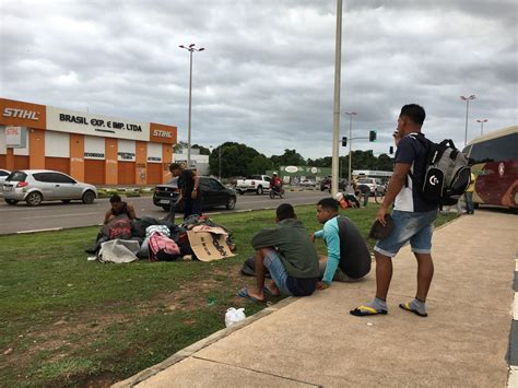 abrigos cheios e praça desocupada venezuelanos se dispersam nos