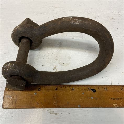 Vintage Primitive Rusty Steel Twisted Shackle Industrial Steampunk Barn