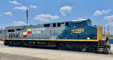 Csxs Seaboard System Heritage Locomotive Makes Its Debut Trains