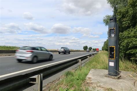 Attention Au Radar Fou Qui Flashe Tout Va Les Automobilistes