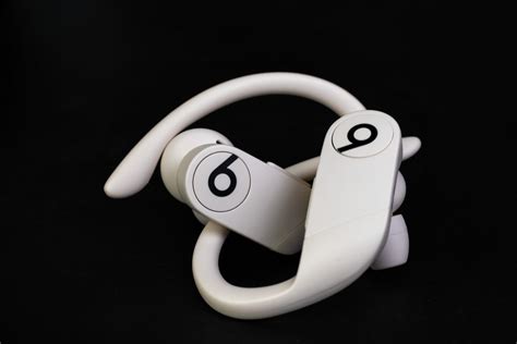 How To Pair Beats Earbuds (On Windows, iOS, & Android)