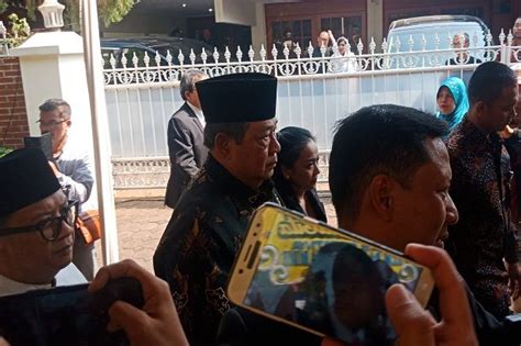 Setelah Jokowi Giliran SBY Dan Keluarga Tiba Di Rumah Duka BJ Habibie