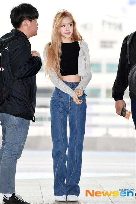 Rosé Airport Photos At Incheon To Thailand On April 9 2019 Korean