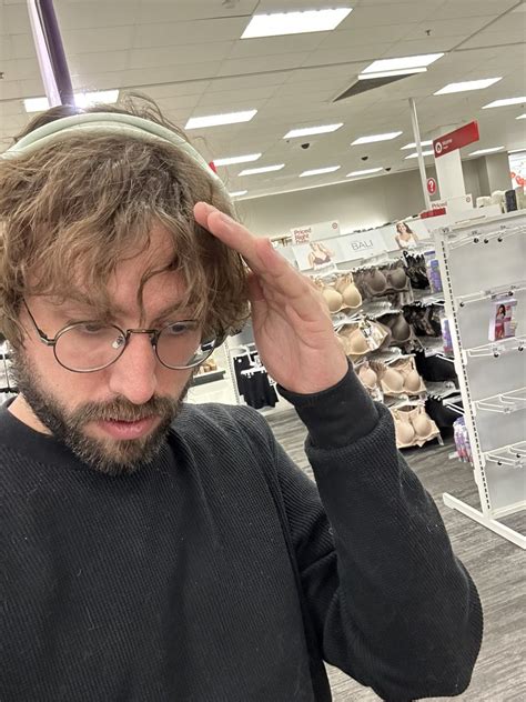 Jim Face Reveal On Twitter How I Be Walking Past The Boob Section At