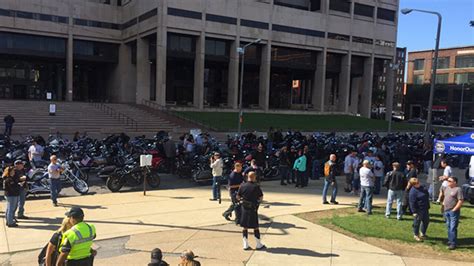 500 Motorcyclists Honor 2016 Fallen Officers