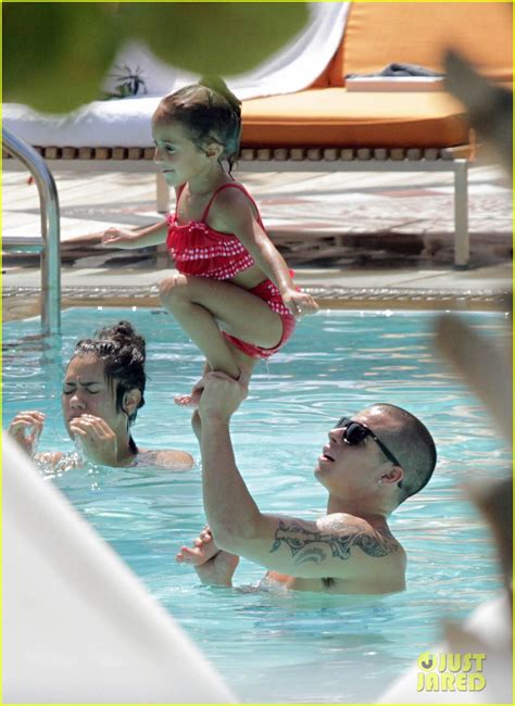 Jennifer Lopez Bikini Mama In Miami Photo Casper Smart