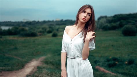 Sunlight Women Outdoors Women Model Portrait Long Hair Brunette