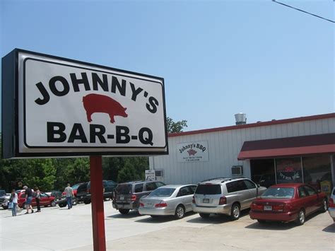 Johnny's BBQ | Discover Lake Lanier