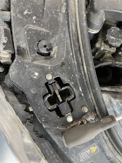 #14 Концевик капота и облицовка замка — Mercedes-Benz S-Class (W221), 5 ...