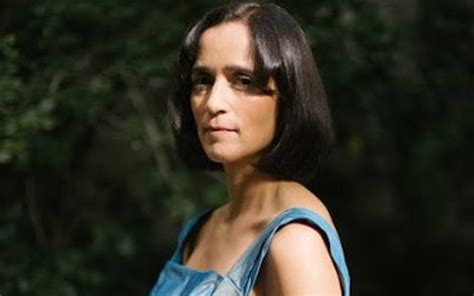 Julieta Venegas Se Inspira En La Poes A Para En Tu Orilla El Sol De