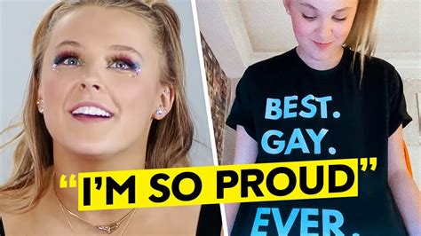 JoJo Siwa Celebrates 1 YEAR After Coming Out As GAY YouTube