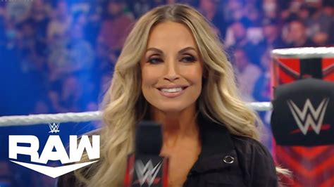 Trish Stratus Returns To Raw Wweraw Wrestlesite Live Coverage Of