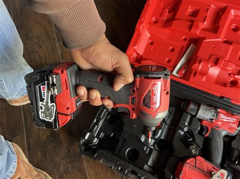 Milwaukee M18 Fuel 18v 2 Tool Hammer Drill Impact Driver Combo Kit 2796