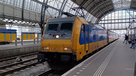 Traxx Icr Vertrekt Van Station Amsterdam Centraal Youtube