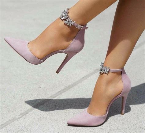 Pin by Lílian Lee Gonçalves. on Lee Shoes | Heels, Pumps heels ...