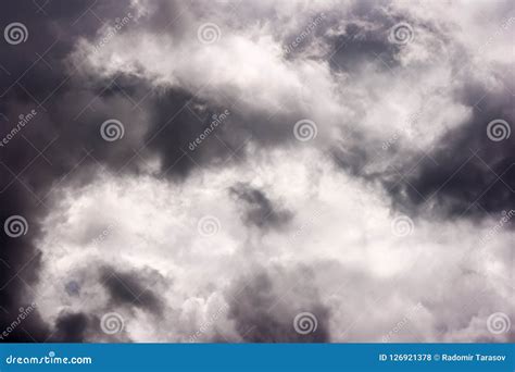 Fundo De Nuvens De Tempestade Antes De Um Temporal Foto De Stock