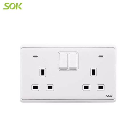 13a 250v Double Pole Switched Bs Socket Outlets With Neon 2 Gang White