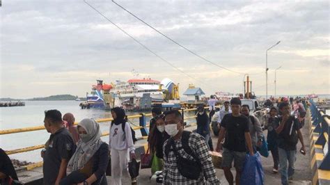 Ratusan Orang Dari Tambelan Datangi Bintan Lewat Pelabuhan Roro Asdp