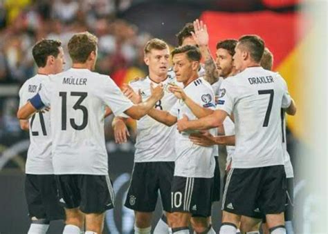 Fifa Weltrangliste Weltmeister Deutschland Bleibt Erster