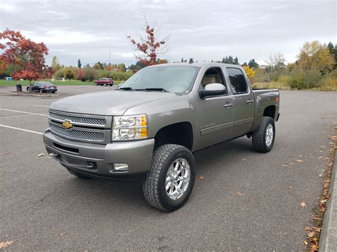 Chevrolet Silverado 1500 Custom Wheels 20x9 0 Et 18 Tire Size 35x12 5 R20 X Et