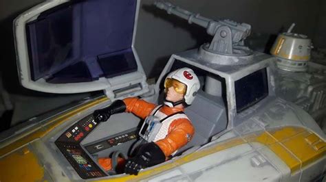 R5 F7 Figure And Y Wing Pilot With Y Wing Fighter 30th Anniversary