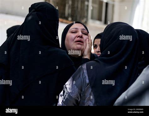 Gaza Palestina 09th De Mayo De 2023 Una Mujer Palestina Llora Durante El Funeral Del