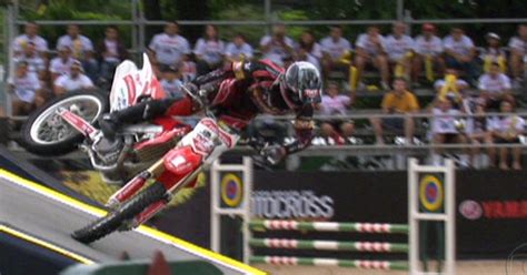 Jornal Nacional Piloto De Motocross Sofre Acidente Durante Treino E