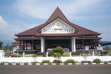 Rumah Dinas Jabatan Bupati Kabupaten Pekalongan - Kajen