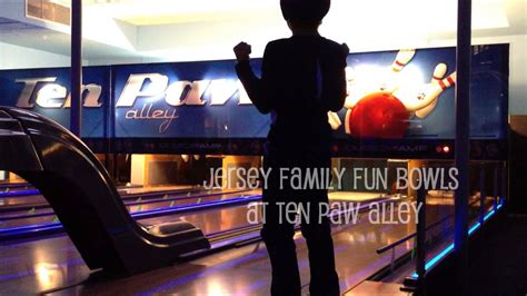 Bowling At Great Wolf Lodge Resorts Ten Paw Alley Youtube