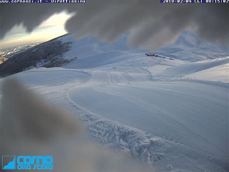 La Neve Torna A Dare Spettacolo Bianco Risveglio Domenicale Per L