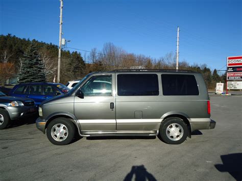 2005 GMC SAFARI AWD | Bob Currie Auto Sales