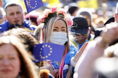 Thousands Of Cologne Took Part In The Ukraine Demo On Roncalliplatz To