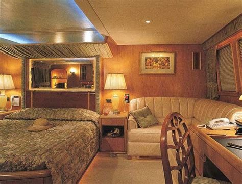 Luxury yacht Amazing Grace - bedroom — Yacht Charter & Superyacht News