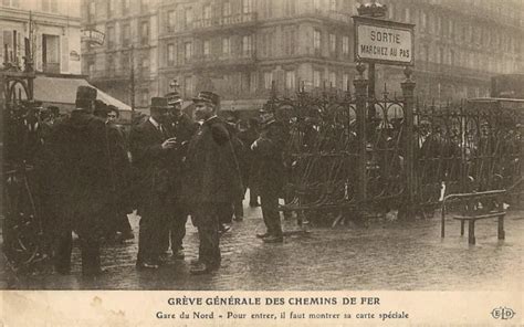 Carte Postale Greve Generale Des Chemins De Fer Gare Du Nord Eur