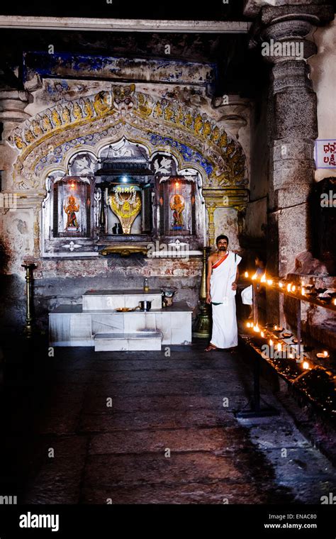Inside The Virupaksha Temple Hampi Stock Photo Alamy