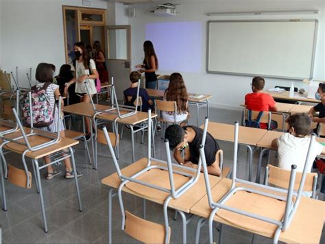 USTEC demana tancar els centres educatius on la incidència de la covid