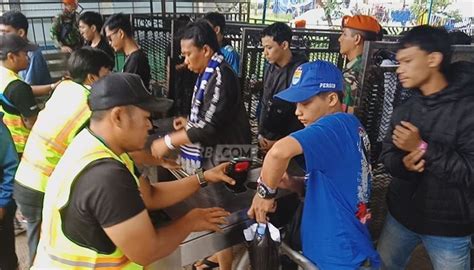 Syarat Pembelian Tiket Persib Vs Persebaya Salah Satunya Penukaran